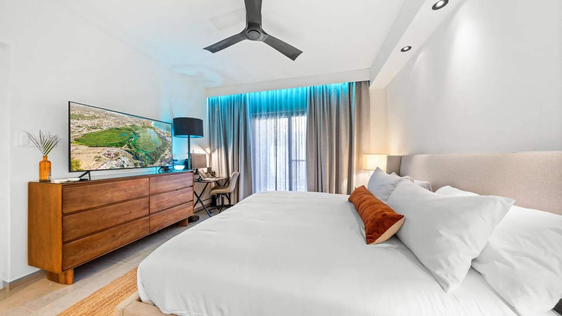 Bocobay Gold Coast Resort Palm Beach Aparthotel