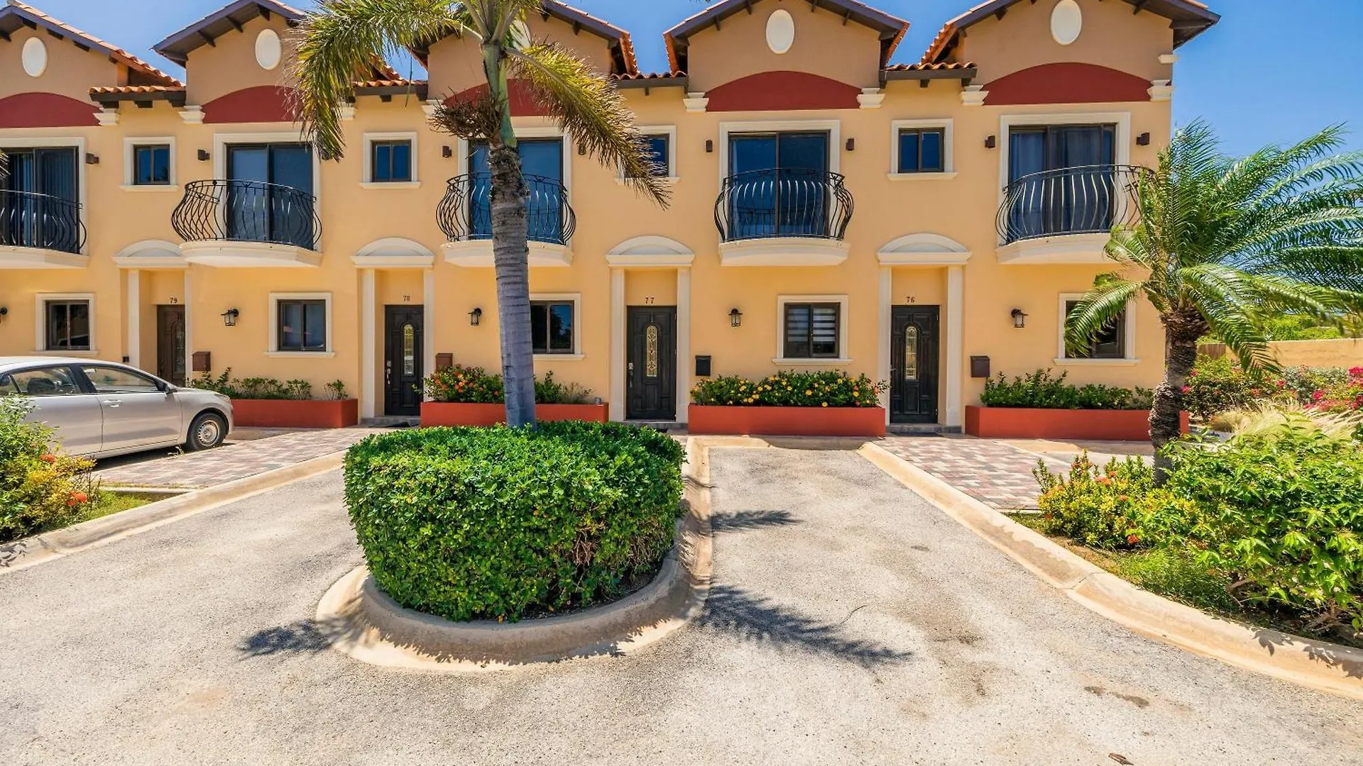 Bocobay Gold Coast Resort Palm Beach Aparthotel